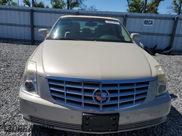 2011 Cadillac DTS Luxury Collection z VIN 1G6KD5E67BU127088, wystawiony jako Copart lot #49384405 z przebiegiem 90 425 mil mil oraz Szkoda całkowita • Salvage title. Historia ofert i sprzedaży dostępna na DreamBid. Obrazek 5.