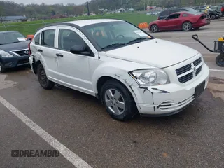 2008 Dodge Caliber SE z VIN 1B3HB28B88D769351, wystawiony jako IAAI lot #41981681 z przebiegiem 183 343 mil mil oraz . Historia ofert i sprzedaży dostępna na DreamBid. Obrazek 1.