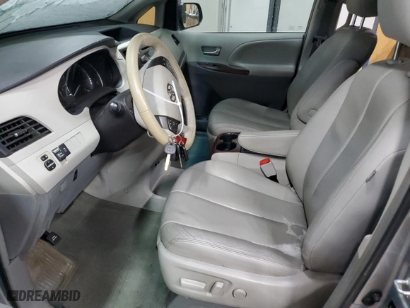 2014 Toyota Sienna XLE with VIN 5TDYK3DC3ES439023, listed as a Copart auction lot 50595105 with 92,115 mi miles and Clean Title. Bid and sale history available at carsss.com. Image 7.