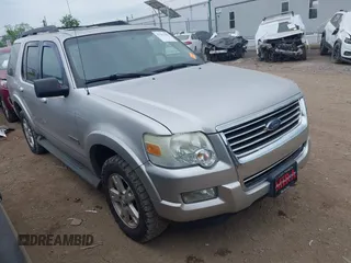 2008 Ford Explorer XLT z VIN 1FMEU73E08UA01188, wystawiony jako IAAI lot #42242286 z przebiegiem 128 226 mil mil oraz . Historia ofert i sprzedaży dostępna na DreamBid. Obrazek 1.