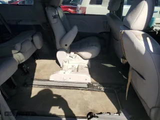 2015 Toyota Sienna XLE with VIN 5TDYK3DC3FS533579, listed as a Copart auction lot 48164485 with 170,672 mi miles and Clean Title. Bid and sale history available at carsss.com. Image 11.