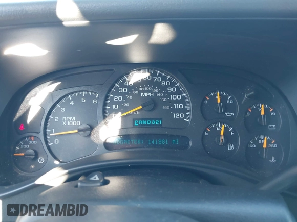 2005 Chevrolet Silverado 1500HD LT z VIN 1GCGK13U45F830143, wystawiony jako IAAI lot #41424683 z przebiegiem 141 881 mil mil oraz . Historia ofert i sprzedaży dostępna na DreamBid. Obrazek 7.