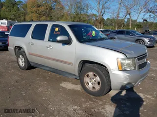 2007 Chevrolet Suburban LT with VIN 1GNFK16317R203004, listed as a IAAI auction lot 40957455 with 239,134 mi miles. Bid and sale history available at carsss.com. Image 1.