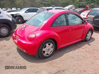 2001 Volkswagen Beetle GLS с VIN 3VWCS21C01M406402, выставлен на аукционе IAAI как лот 42366683 с пробегом 171 574 миль миль и . История ставок и продаж доступна на DreamBid. Изображение 4.