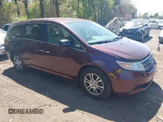 2011 Honda Odyssey EX-L with VIN 5FNRL5H69BB093996, listed as a IAAI auction lot 42151381 with 88,531 mi miles and . Bid and sale history available at carsss.com. Image 1.