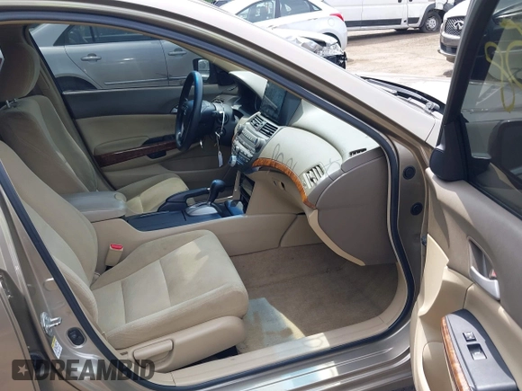 2008 Honda Accord EX z VIN 1HGCP36788A015562, wystawiony jako IAAI lot #42449058 z przebiegiem 234 155 mil mil oraz . Historia ofert i sprzedaży dostępna na DreamBid. Obrazek 5.