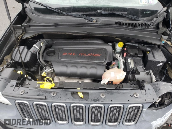 2015 Jeep Renegade Latitude with VIN ZACCJABT6FPC39465, listed as a Copart auction lot 45169835 with 110,209 mi miles and Salvage Title. Bid and sale history available at DreamBid. Image 13.
