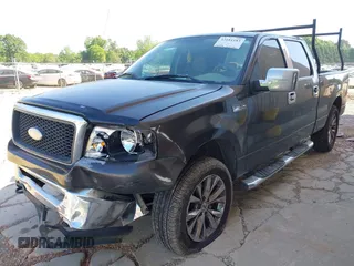 2006 Ford F-150 XLT z VIN 1FTPW14VX6KD64920, wystawiony jako IAAI lot #42181183 z przebiegiem 383 846 mil mil oraz . Historia ofert i sprzedaży dostępna na DreamBid. Obrazek 17.