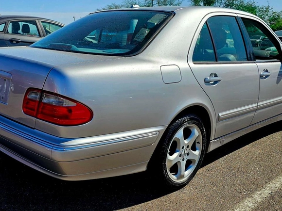 2002 Mercedes-Benz E-Class with VIN WDBJF65J22B493337, listed as a Copart auction lot 87359874 with 0 mi miles and Clean Title. Bid and sale history available at carsss.com. Image 4.