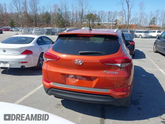 2017 Hyundai Tucson SE z VIN KM8J33A48HU396127, wystawiony jako IAAI lot #41785992 z przebiegiem 86 667 mil mil oraz . Historia ofert i sprzedaży dostępna na DreamBid. Obrazek 16.