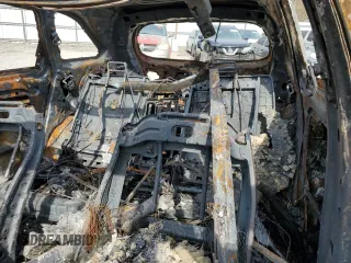 2016 Kia Sorento SX z VIN 5XYPKDA55GG030643, wystawiony jako Copart lot #47497395 z przebiegiem Nie podano mil oraz Szkoda całkowita • Salvage title. Historia ofert i sprzedaży dostępna na DreamBid. Obrazek 10.