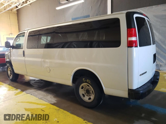 2022 Chevrolet Express Passenger LS with VIN 1GAZGNFP2N1295097, listed as a Copart auction lot 42342675 with 39,207 mi miles and Clean title. Bid and sale history available at DreamBid. Image 2.