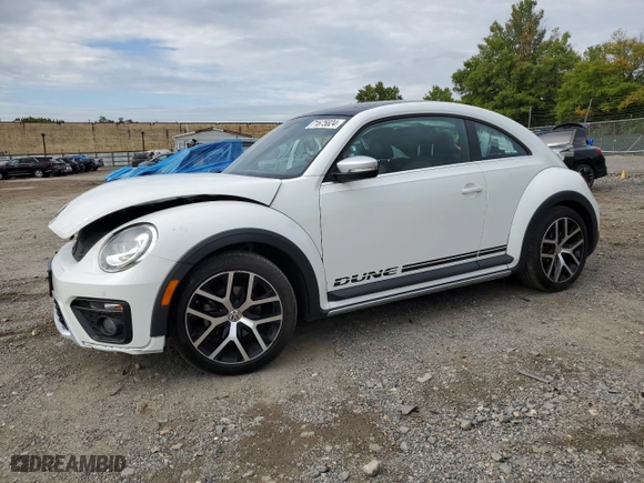 2018 Volkswagen Beetle Dune with VIN 3VWSD7AT1JM706856, listed as a Copart auction lot 71675824 with 119,451 mi miles and Salvage Title. Bid and sale history available at carsss.com. Image 1.