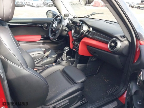 2015 MINI Cooper Hardtop S with VIN WMWXP7C57F2A39093, listed as a IAAI auction lot 41543865 with NaN miles. Bid and sale history available at carsss.com. Image 5.