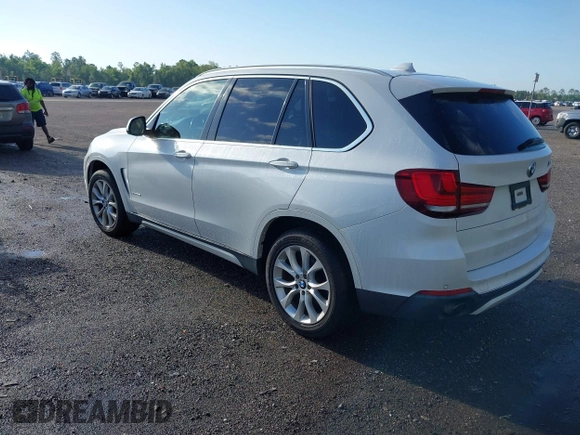 2015 BMW X5 xDrive35i z VIN 5UXKR0C53F0K58025, wystawiony jako IAAI lot #42222805 z przebiegiem 95 979 mil mil oraz . Historia ofert i sprzedaży dostępna na DreamBid. Obrazek 3.