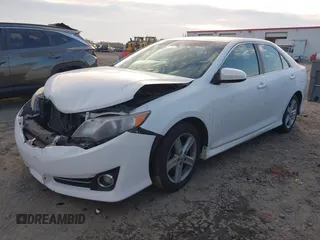 2013 Toyota Camry L with VIN 4T1BF1FK7DU702297, listed as a IAAI auction lot 41198744 with 178,973 mi miles. Bid and sale history available at carsss.com. Image 16.