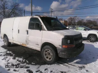 2006 Chevrolet Express Cargo Van with VIN 1GCGG29V561140018, listed as a IAAI auction lot 41545051 with 241,116 mi miles. Bid and sale history available at carsss.com. Image 1.