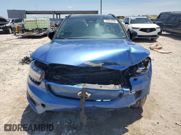 2021 Volvo XC40 z VIN YV4ED3UR2M2558167, wystawiony jako Copart lot #55854265 z przebiegiem 39 601 mil mil oraz Czysty tytuł • Clean title. Historia ofert i sprzedaży dostępna na DreamBid. Obrazek 5.