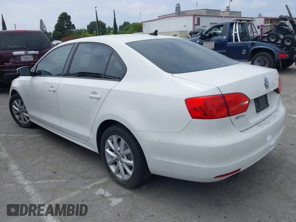 2011 Volkswagen Jetta SE with VIN 3VWDX7AJ2BM345251, listed as a IAAI auction lot 42407502 with 110,121 mi miles and . Bid and sale history available at DreamBid. Image 3.