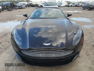 2020 Aston Martin DB11 z VIN SCFRMFCW6LGM09132, wystawiony jako Copart lot #85471884 z przebiegiem Nie podano mil oraz Nie do naprawy. Historia ofert i sprzedaży dostępna na DreamBid. Obrazek 5.
