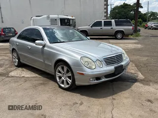 2003 Mercedes-Benz E 500 z VIN WDBUF70J53A160650, wystawiony jako Copart lot #61971825 z przebiegiem 156 108 mil mil oraz Szkoda całkowita • Salvage title. Historia ofert i sprzedaży dostępna na DreamBid. Obrazek 1.