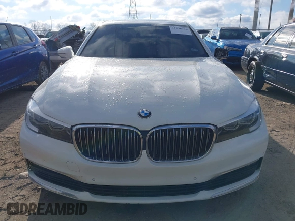 2018 BMW 7 Series 740i with VIN WBA7E2C50JG742505, listed as a IAAI auction lot 41238238 with 111,901 mi miles. Bid and sale history available at carsss.com. Image 6.