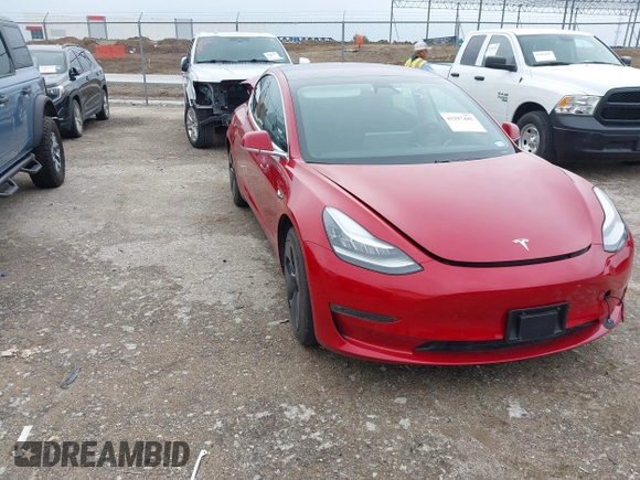 2018 Tesla Model 3 Long Range Battery z VIN 5YJ3E1EB8JF119898, wystawiony jako IAAI lot #42297445 z przebiegiem 29 555 mil mil oraz . Historia ofert i sprzedaży dostępna na DreamBid. Obrazek 1.