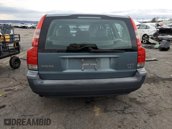 2004 Volvo V70 with VIN YV1SW59V842399389, listed as a Copart auction lot 85686774 with 135,634 mi miles and Salvage Title. Bid and sale history available at carsss.com. Image 6.
