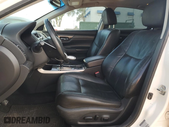 2015 Nissan Altima 2.5 with VIN 1N4AL3AP3FN357635, listed as a Copart auction lot 58493635 with 159,406 mi miles and Salvage title. Bid and sale history available at DreamBid. Image 7.