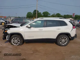 2019 Jeep Cherokee Latitude with VIN 1C4PJMCB5KD341728, listed as a IAAI auction lot 42405715 with 78,224 mi miles and . Bid and sale history available at DreamBid. Image 14.