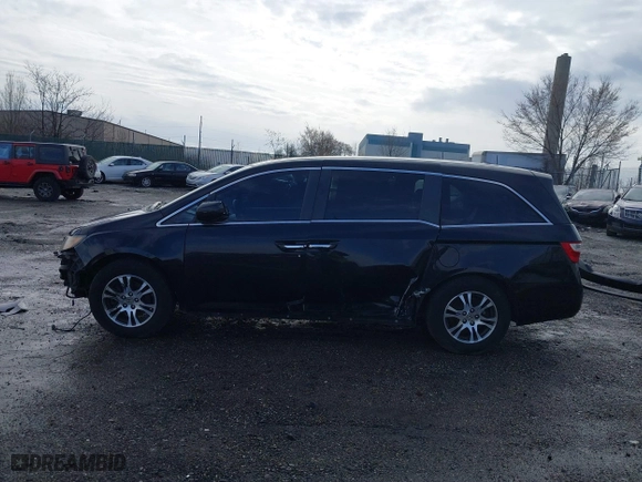 2011 Honda Odyssey EX-L with VIN 5FNRL5H62BB069118, listed as a IAAI auction lot 41808017 with 138,271 mi miles. Bid and sale history available at carsss.com. Image 15.