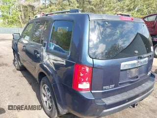 2010 Honda Pilot Touring with VIN 5FNYF4H80AB025356, listed as a IAAI auction lot 42029008 with 138,785 mi miles. Bid and sale history available at carsss.com. Image 3.