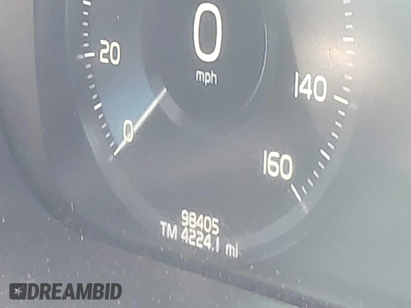2020 Volvo XC60 Momentum with VIN YV4102RK0L1478564, listed as a IAAI auction lot 42159705 with 98,405 mi miles and . Bid and sale history available at DreamBid. Image 15.