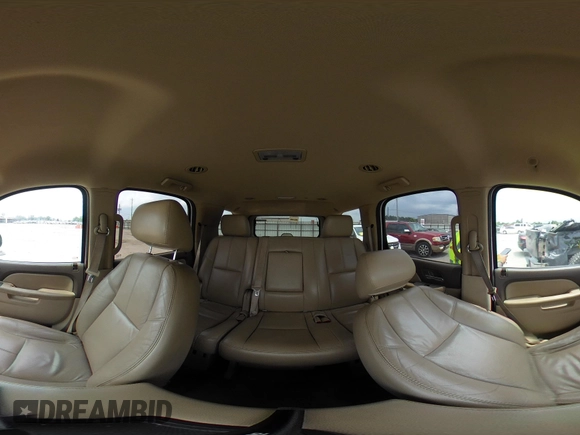 2011 Chevrolet Tahoe LT z VIN 1GNSCBE07BR243556, wystawiony jako IAAI lot #42306995 z przebiegiem Nie podano mil oraz . Historia ofert i sprzedaży dostępna na DreamBid. Obrazek 18.