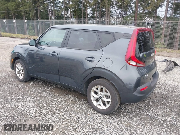 2022 Kia Soul LX with VIN KNDJ23AU5N7834572, listed as a IAAI auction lot 41829793 with 32,437 mi miles. Bid and sale history available at carsss.com. Image 3.