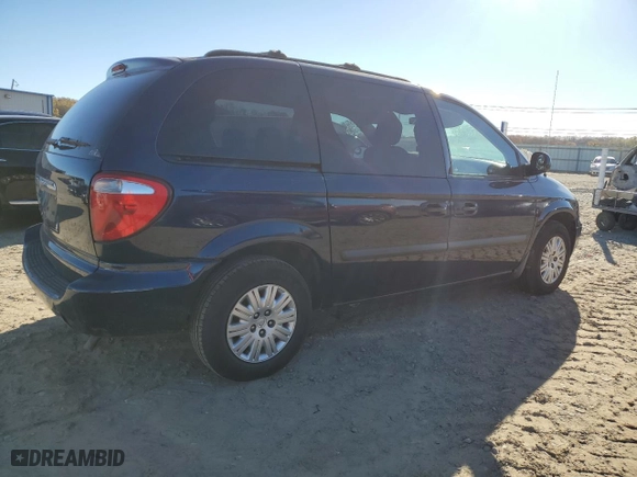 2006 Chrysler Town & Country SWB with VIN 1A4GP45R76B669995, listed as a Copart auction lot 82896794 with 87,934 mi miles and Salvage Title. Bid and sale history available at carsss.com. Image 3.