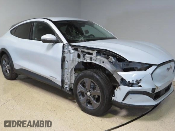 2022 Ford Mustang Mach-E Select z VIN 3FMTK1SS2NMA18639, wystawiony jako Copart lot #58605435 z przebiegiem 8 454 mil mil oraz Szkoda całkowita • Salvage title. Historia ofert i sprzedaży dostępna na DreamBid. Obrazek 1.