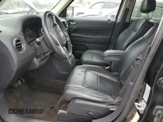 2015 Jeep Patriot High Altitude z VIN 1C4NJPFA7FD349976, wystawiony jako Copart lot #52503355 z przebiegiem 149 809 mil mil oraz Szkoda całkowita • Salvage title. Historia ofert i sprzedaży dostępna na DreamBid. Obrazek 7.