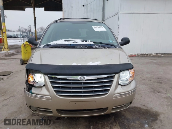 2005 Chrysler Town & Country Touring z VIN 2C8GP54L85R192954, wystawiony jako IAAI lot #41530918 z przebiegiem 242 193 mil mil oraz . Historia ofert i sprzedaży dostępna na DreamBid. Obrazek 12.