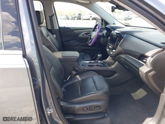 2020 Chevrolet Traverse LT Leather with VIN 1GNEVHKW4LJ252184, listed as a IAAI auction lot 41960976 with 51,421 mi miles. Bid and sale history available at carsss.com. Image 5.