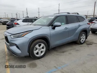 2022 Toyota Highlander LE z VIN 5TDZZRAH7NS101157, wystawiony jako Copart lot #58415605 z przebiegiem 29 941 mil mil oraz Szkoda całkowita • Salvage title. Historia ofert i sprzedaży dostępna na DreamBid. Obrazek 1.