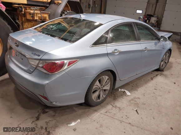 2013 Hyundai Sonata Hybrid Limited with VIN KMHEC4A44DA072580, listed as a IAAI auction lot 41489951 with 166,483 mi miles. Bid and sale history available at carsss.com. Image 4.