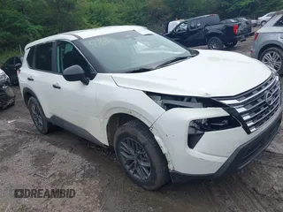 2024 Nissan Rogue S z VIN 5N1BT3AA4RC681960, wystawiony jako IAAI lot #42216264 z przebiegiem 37 882 mil mil oraz . Historia ofert i sprzedaży dostępna na DreamBid. Obrazek 1.