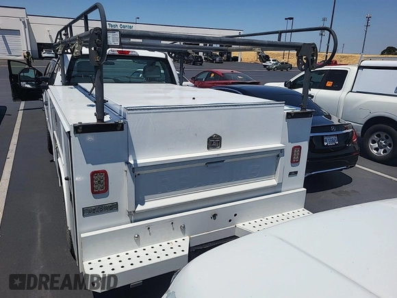 2020 Ford F-250 XL z VIN 1FDBF2B61LED11752, wystawiony jako IAAI lot #42786941 z przebiegiem 156 342 mil mil oraz . Historia ofert i sprzedaży dostępna na DreamBid. Obrazek 9.