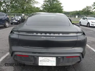 2021 Porsche Taycan 4S z VIN WP0AB2Y13MSA43638, wystawiony jako IAAI lot #42638298 z przebiegiem 27 634 mil mil oraz . Historia ofert i sprzedaży dostępna na DreamBid. Obrazek 16.