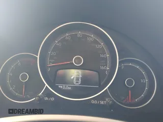 2018 Volkswagen Beetle S с VIN 3VW5DAAT2JM515005, выставлен на аукционе IAAI как лот 41093518 с пробегом Не указан миль и . История ставок и продаж доступна на DreamBid. Изображение 7.