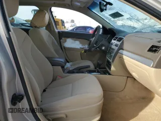 2009 Mercury Milan with VIN 3MEHM07Z49R616307, listed as a Copart auction lot 41774045 with 83,552 mi miles and Salvage Title. Bid and sale history available at DreamBid. Image 7.