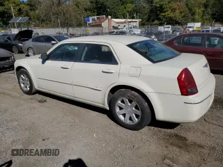 2005 Chrysler 300 with VIN 2C3JA53G55H584006, listed as a Copart auction lot 76698204 with 0 mi miles and Salvage Title. Bid and sale history available at carsss.com. Image 2.