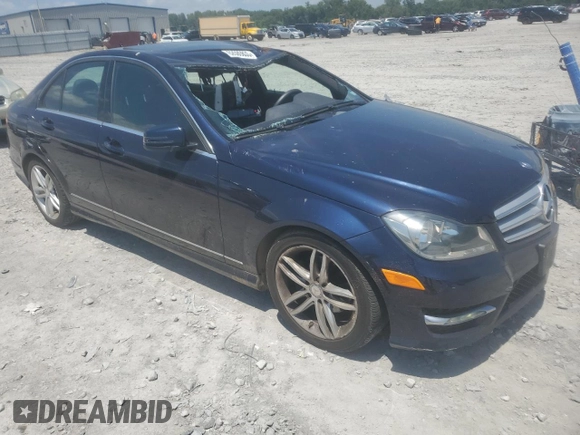 2012 Mercedes-Benz C 300 Sport z VIN WDDGF8BB5CR212988, wystawiony jako Copart lot #62689835 z przebiegiem 94 782 mil mil oraz Szkoda całkowita • Salvage title. Historia ofert i sprzedaży dostępna na DreamBid. Obrazek 4.
