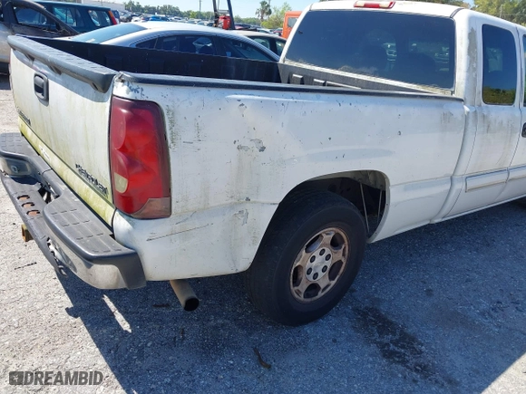2003 Chevrolet Silverado 1500 LS with VIN 2GCEC19V331221635, listed as a IAAI auction lot 41741397 with 491,899 mi miles. Bid and sale history available at carsss.com. Image 6.